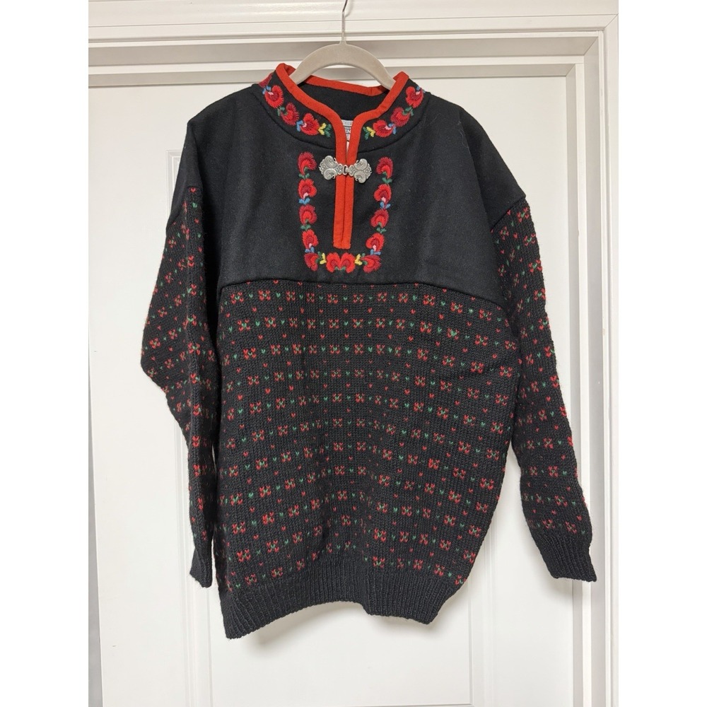 Husfliden, authentic vintage Norwegian folk sweater crafted from 100% new wool L